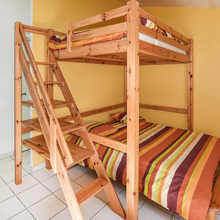 1 Bedroom Awesome In דירה *
